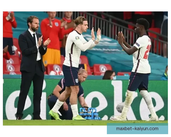 利桑德罗近期在比赛中的表现引发高度争议，球队需要重新评估其战术角色。