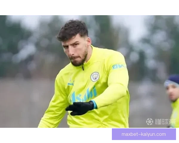 鲁本·迪亚斯防守能力持续提升，成为球队后防线的坚固基石